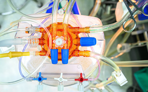 Pros & Cons of Plastic Injection Molding for Medical Products