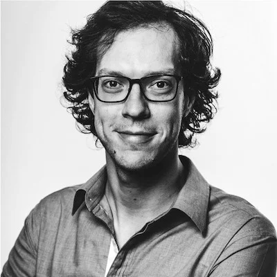 Simon Lancaster headshot